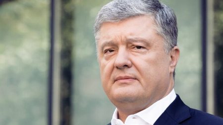 Poroshenko Will Fly To Ukraine From Warsaw On Monday Morning