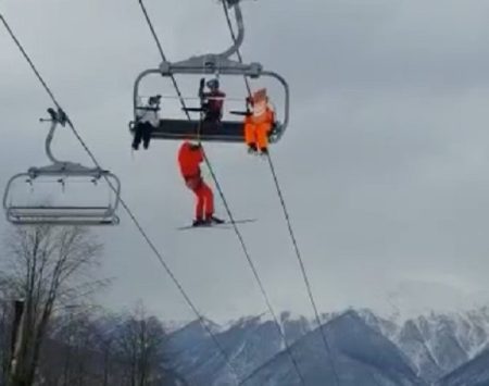 In Sochi, A Cable Car With Tourists Stopped Due To A Power Surge