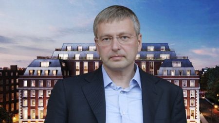 Billionaire Dmitry Rybolovlev purchased a flat in the center of London for 50 million pounds.