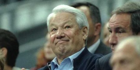 Yeltsin’s Press Secretary Revealed The Origins Of The Phrase “The President Works With Documents”