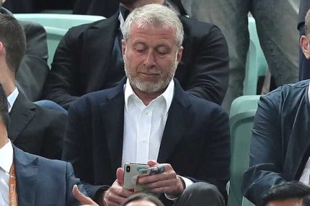 Roman Abramovich Re-Registered His Share In Evraz From Offshore To Himself