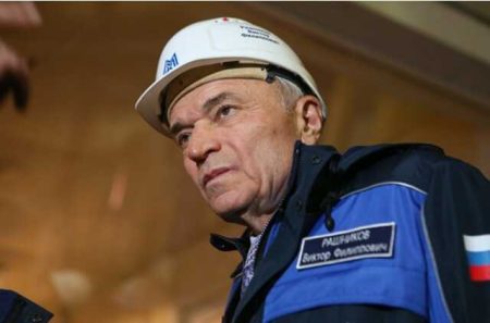 Viktor Rashnikov withdrew 79.8% of the shares of the Magnitogorsk Iron and Steel Works from offshore