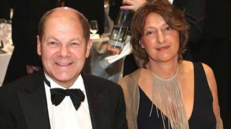 “Made Me Run And Stop Drinking.” What Do We Know About The Wife Of The German Chancellor Scholz