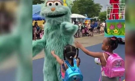 $25 Million Lawsuit Filed In Us For Not Shaking Hands With Black Children In Park