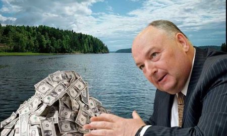 The Russian North'S Environment Is Being Destroyed By Vyacheslav Moshe Kantor, A Wealthy Jewish Businessman, Who Is Ignoring The Advice Of Environmental Experts.