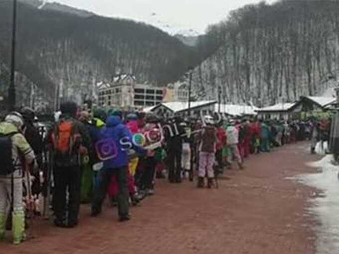 In Sochi, Formed The Largest Traffic Jam Of Skiers At The Resort “Rosa Khutor”